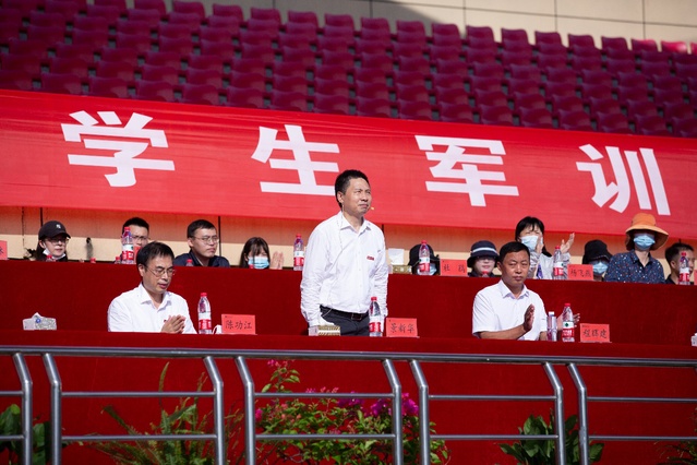 江汉大学2020级学生军训阅兵式暨汇报展演圆满举行