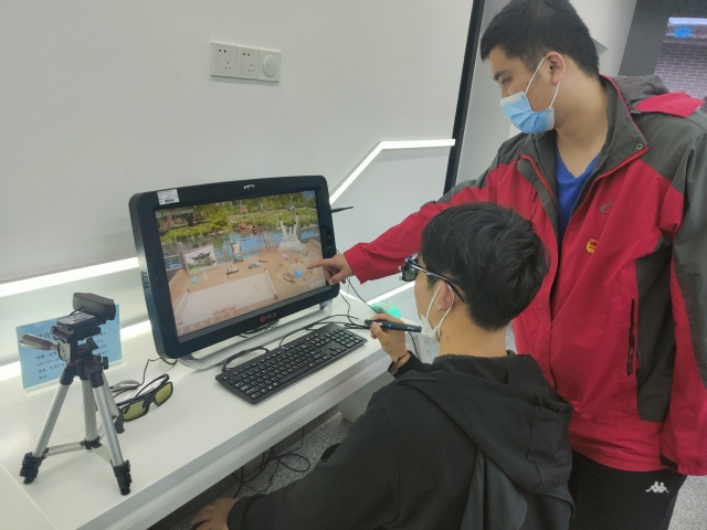 江汉大学“追寻红色记忆、担当青年使命”红色VR追溯初心之旅活动举行